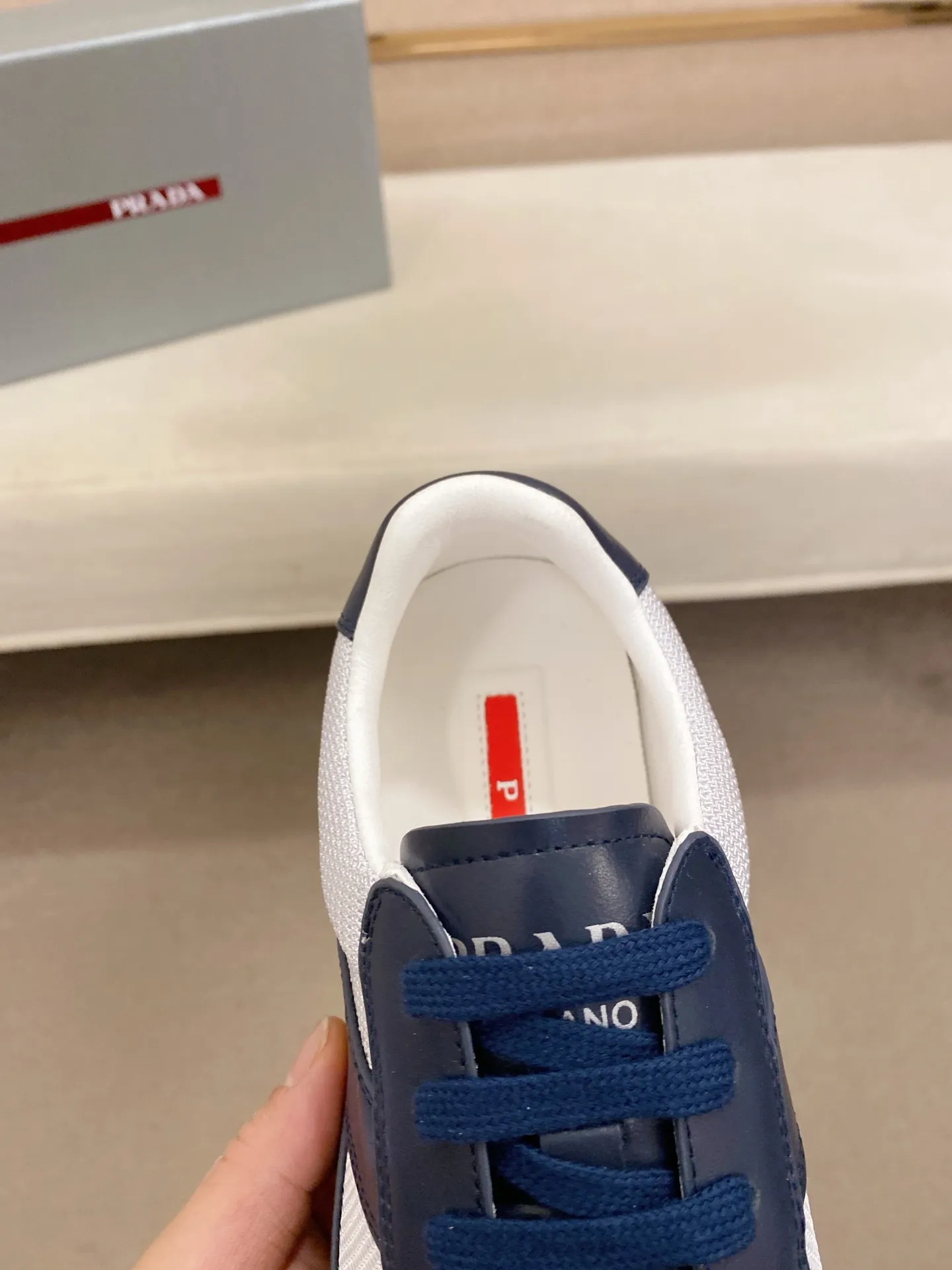 Men's shoes 💰 480💰 ✔️✔️✔️Top high version High-quality new PRADA (Prada) counters are launched at the same time. The new men's shoes and 😘fabrics are purely handmade in Niujing. Lining: Full cowhide lining. 👍🏿High-end☄️Open-molded non-slip rubber outsole, exquisite lines, simple and elegant, comfortable and high-end for leisure travel. Code number: 38-44. Can be customized45